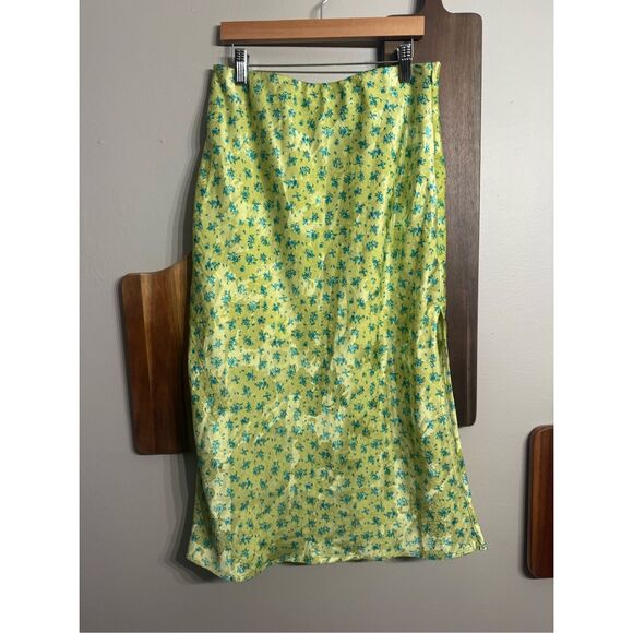 wild fable Dresses & Skirts - Wild fable target green silky floral midi skirt size s